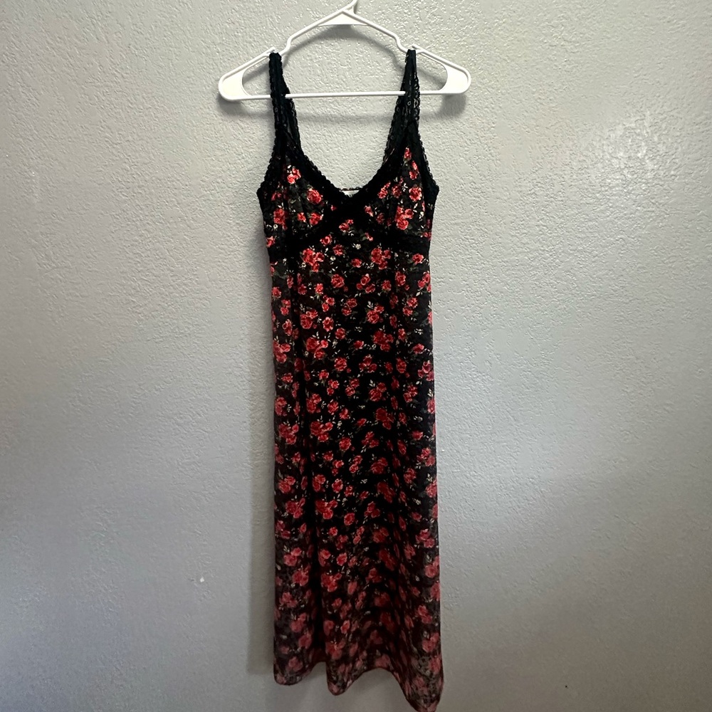 Floral lace midi dress